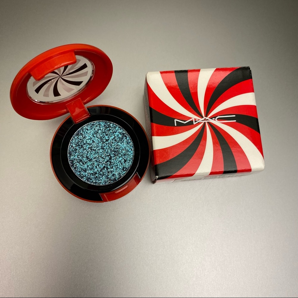 MAC Prrrplexing! Shadeshifter Duochrome Eyeshadow - Picture 6 of 6